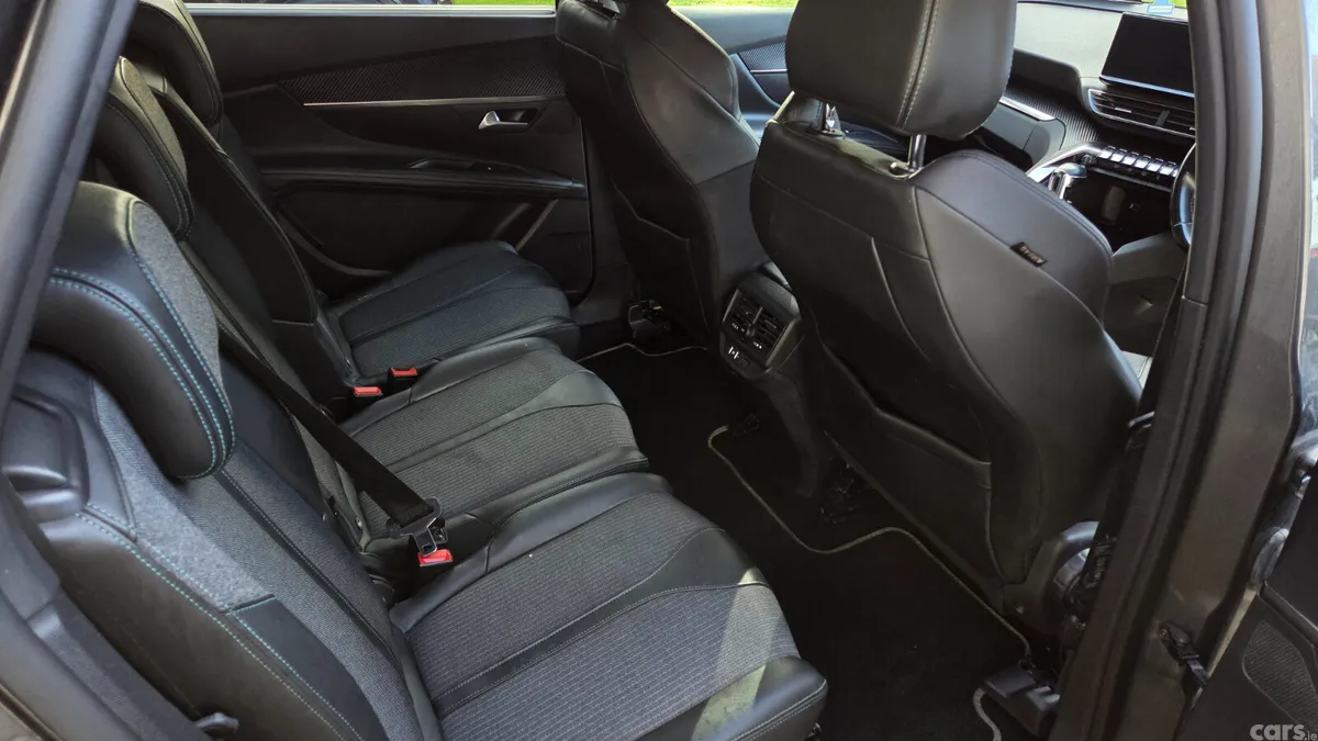 Peugeot 5008 MPV, Diesel, 2021, Grey