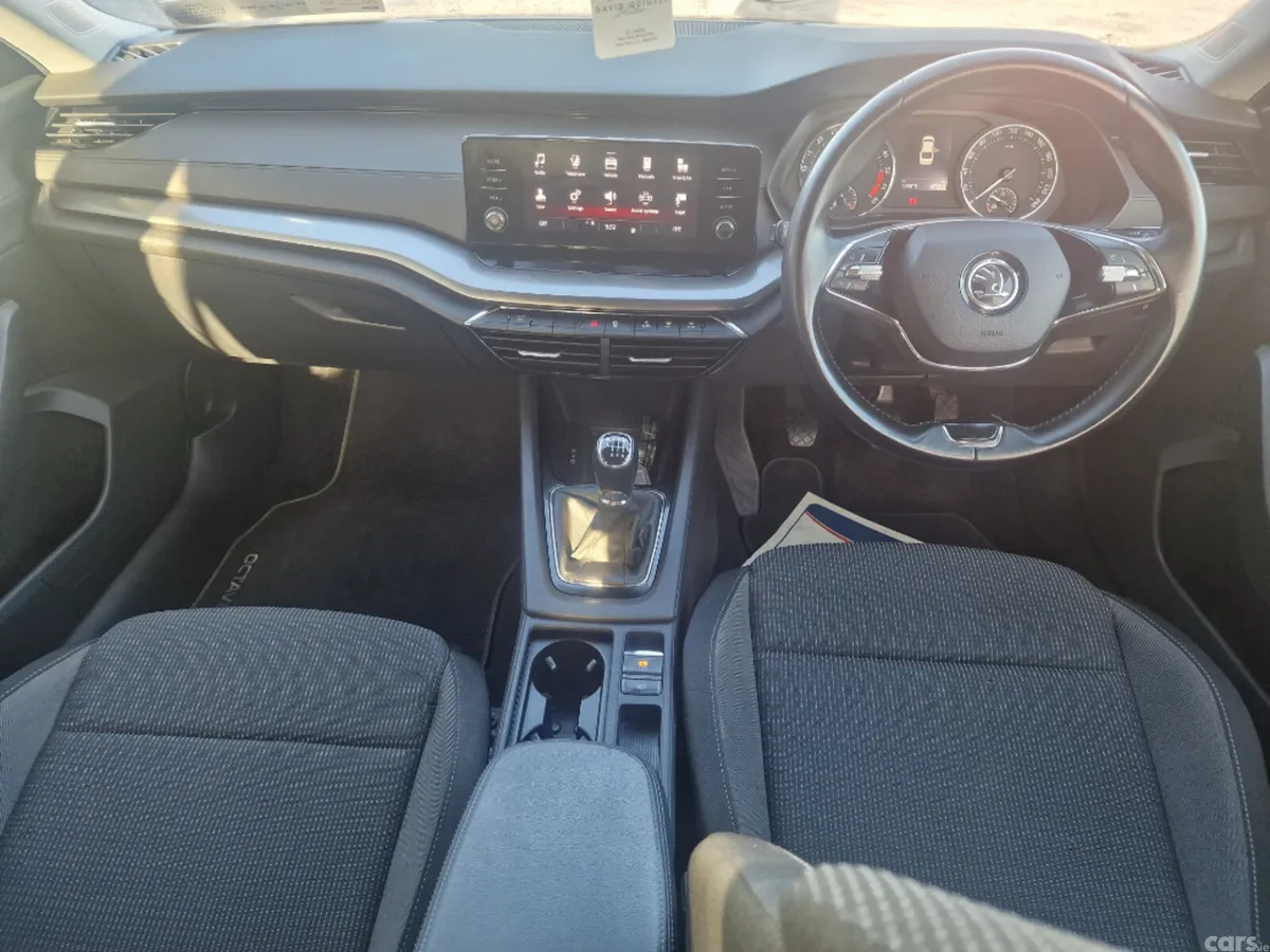 Skoda Octavia Saloon, Diesel, 2022, Black