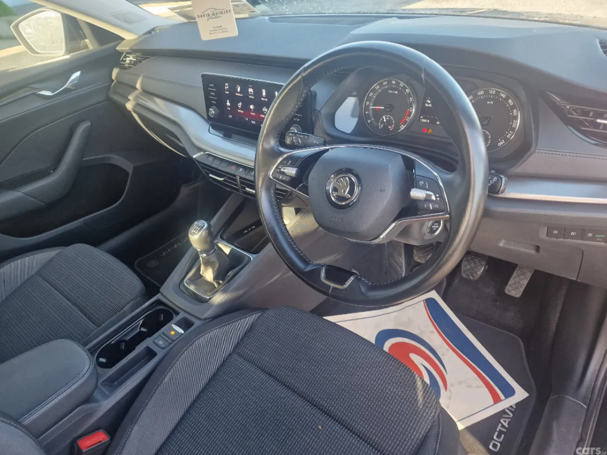 Skoda Octavia Saloon, Diesel, 2022, Black
