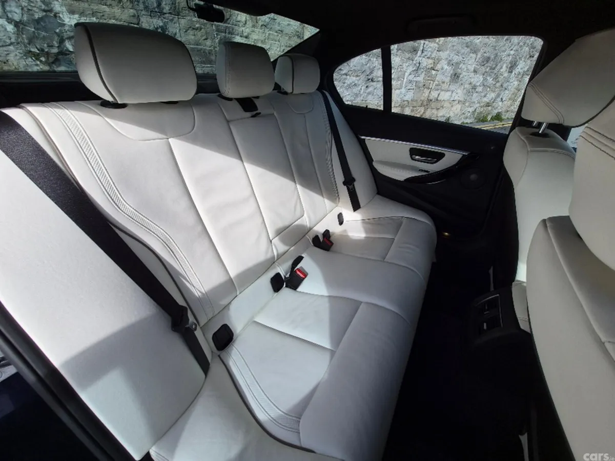 BMW 3-Series Saloon, Petrol Plug-in Hybrid, 2016, Black