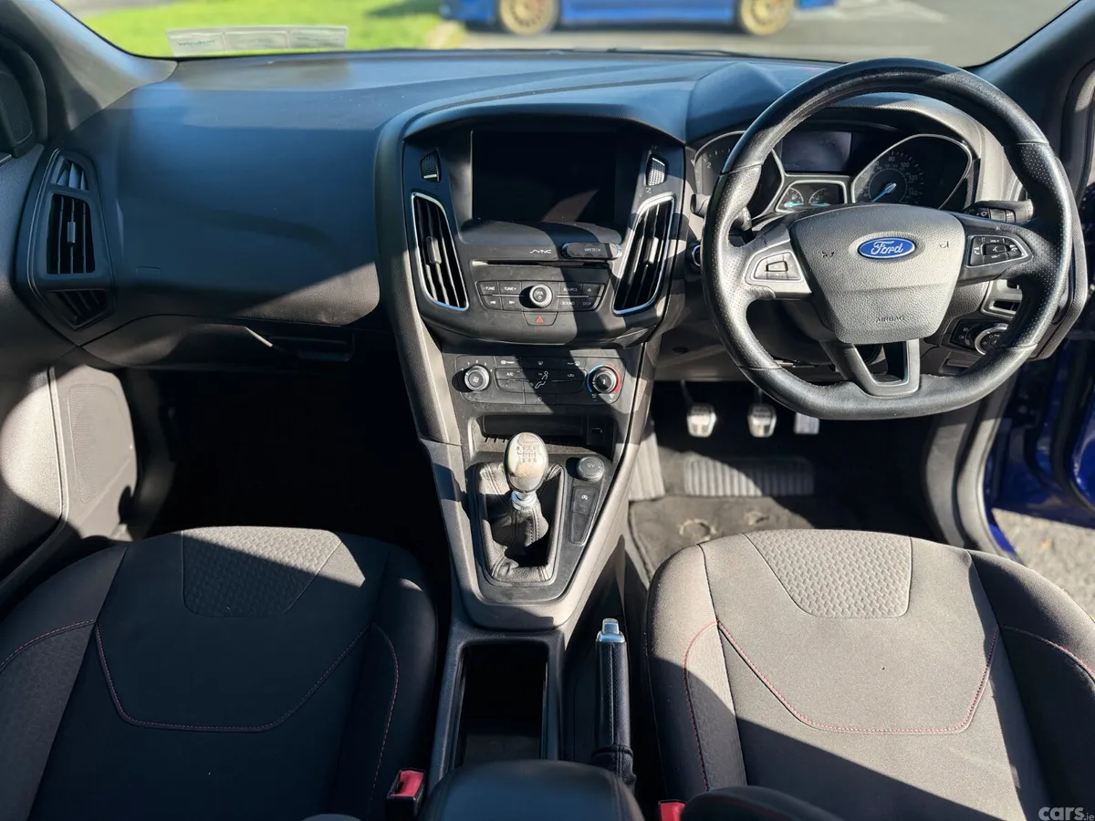 Ford Focus Hatchback, Diesel, 2017, Blue
