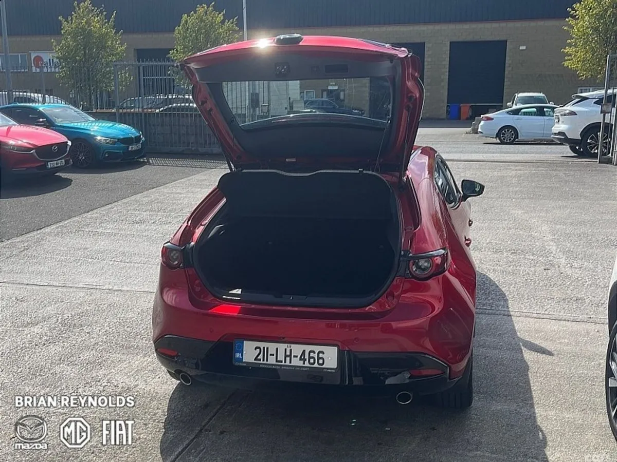 Mazda Mazda3 Hatchback, Petrol, 2021, Red