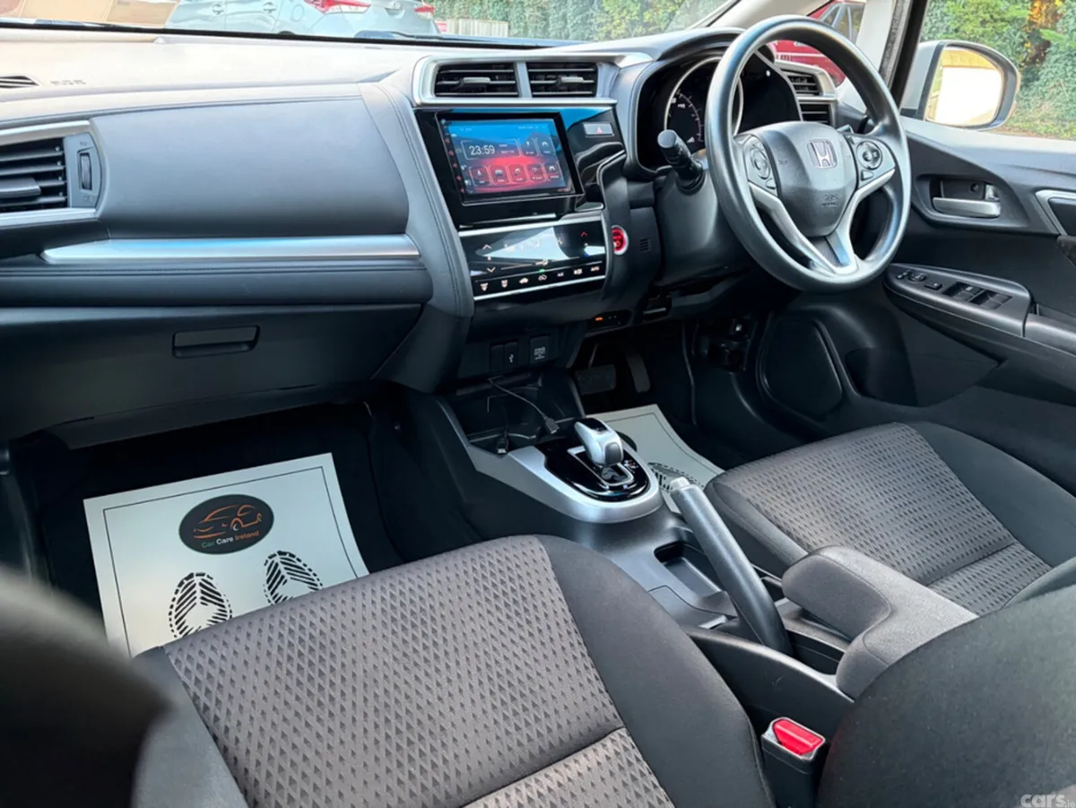 Honda Fit Hatchback, Petrol Hybrid, 2017, Silver