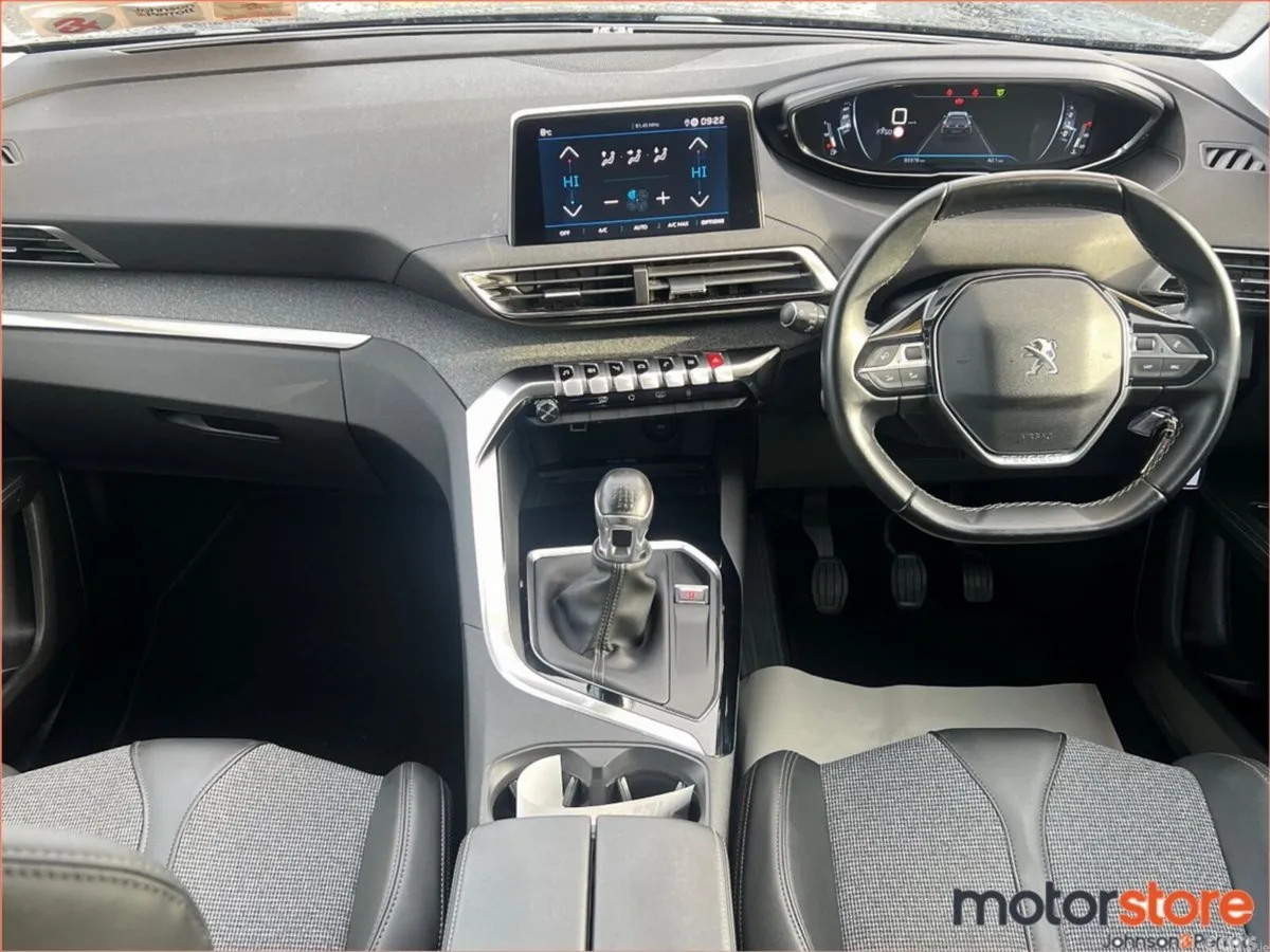 Peugeot 5008 MPV, Petrol, 2020, Grey