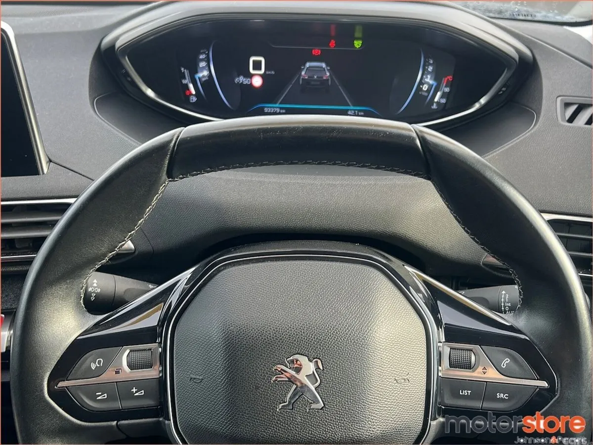 Peugeot 5008 MPV, Petrol, 2020, Grey