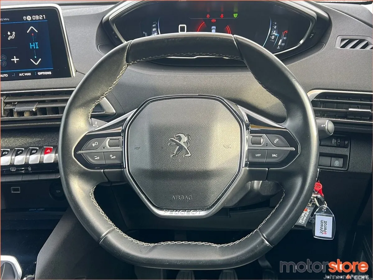 Peugeot 5008 MPV, Petrol, 2020, Grey