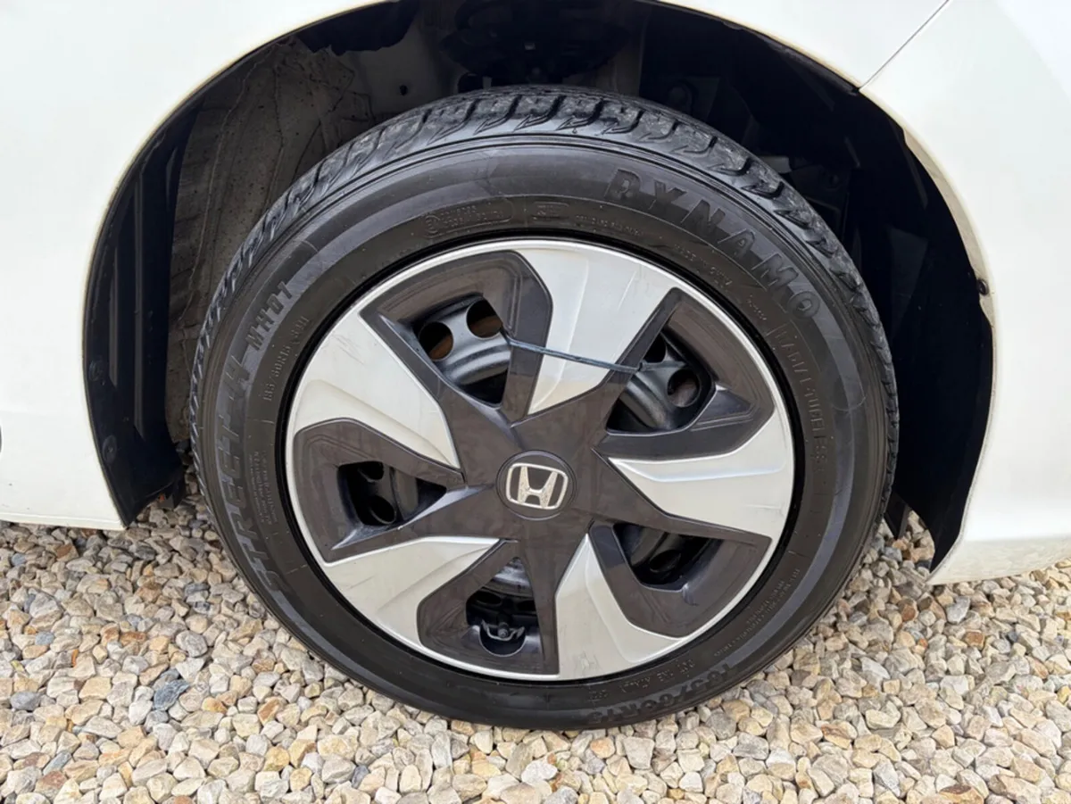 Honda Fit Hatchback, Petrol Hybrid, 2017, White