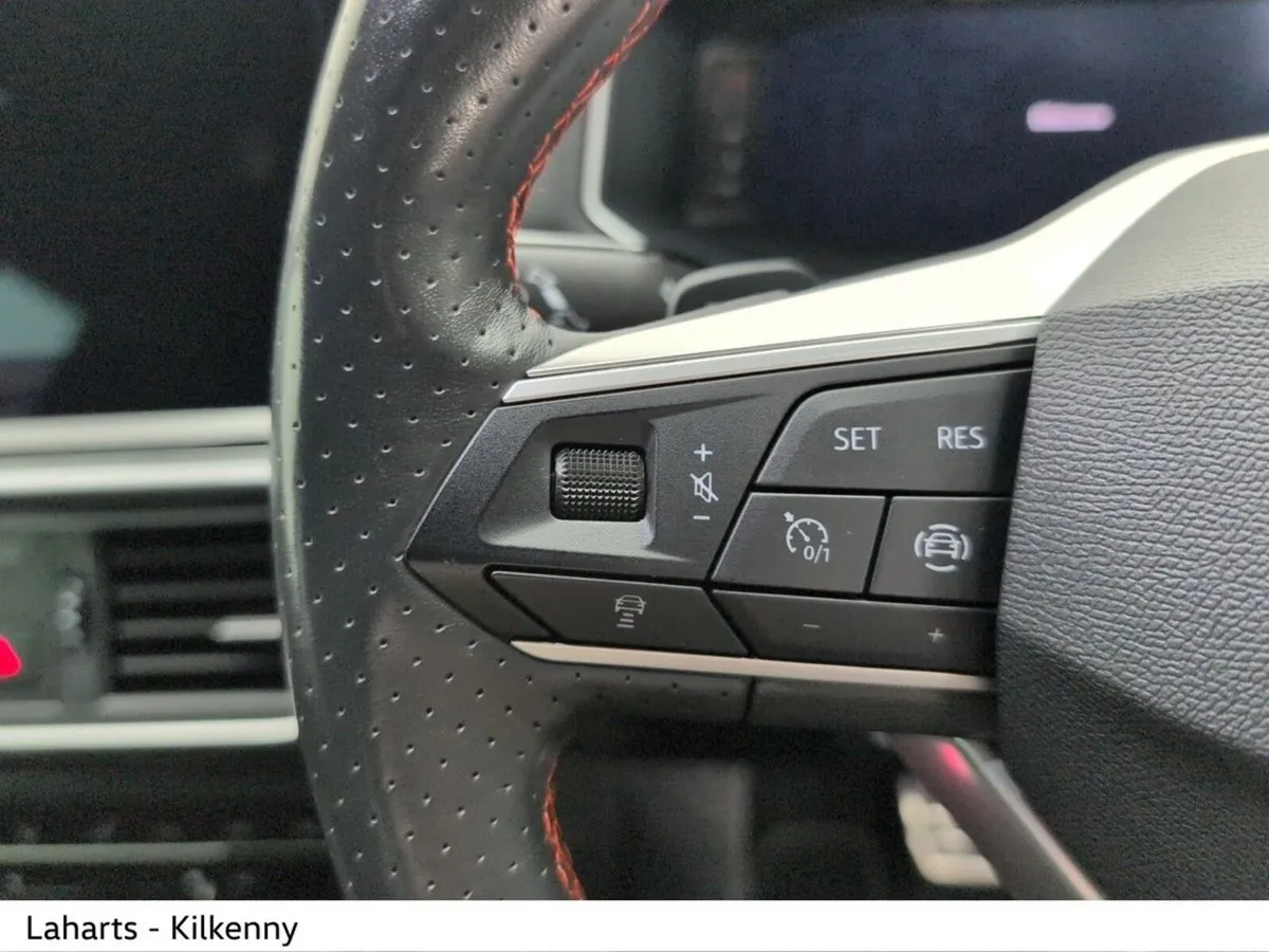SEAT Tarraco Estate, Diesel, 2023, Red
