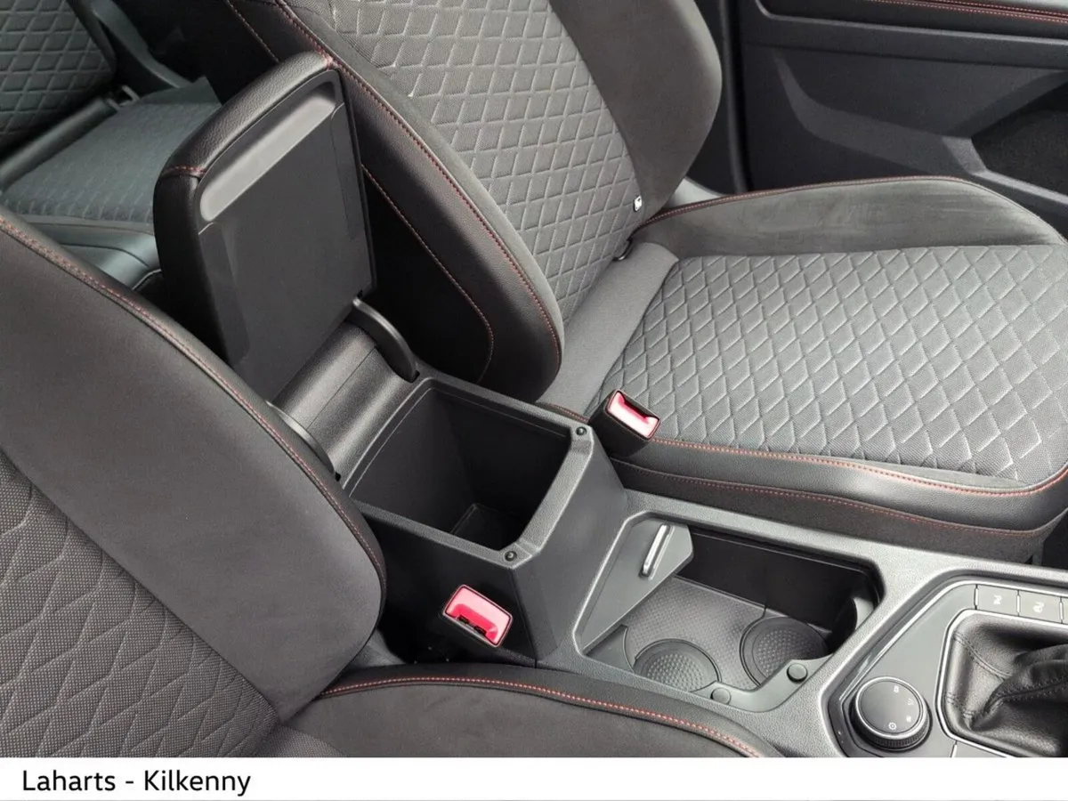 SEAT Tarraco Estate, Diesel, 2023, Red
