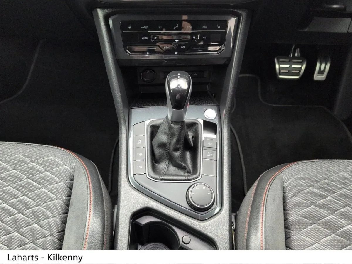 SEAT Tarraco Estate, Diesel, 2023, Red