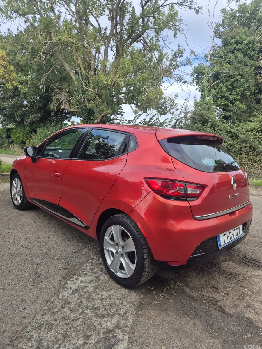 Renault Clio Hatchback, Petrol, 2017, Red