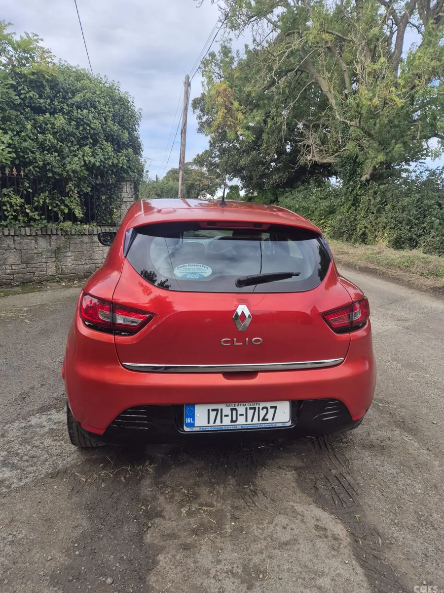 Renault Clio Hatchback, Petrol, 2017, Red