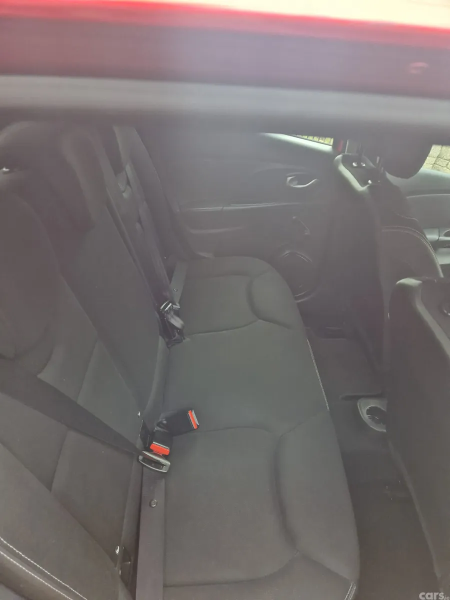Renault Clio Hatchback, Petrol, 2017, Red