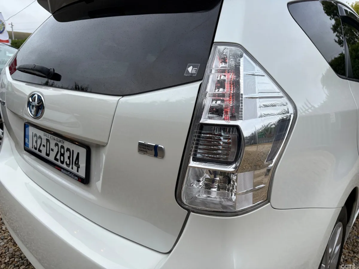 Toyota Prius MPV, Petrol Hybrid, 2013, White