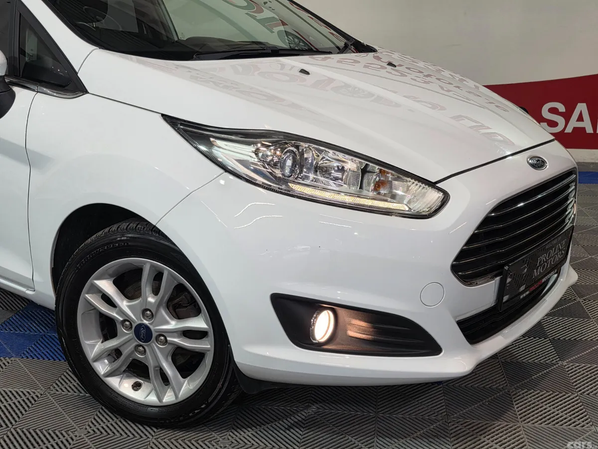 Ford Fiesta Hatchback, Petrol, 2016, White