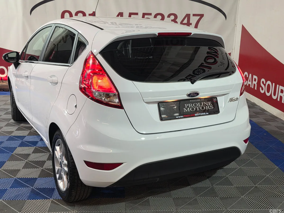 Ford Fiesta Hatchback, Petrol, 2016, White
