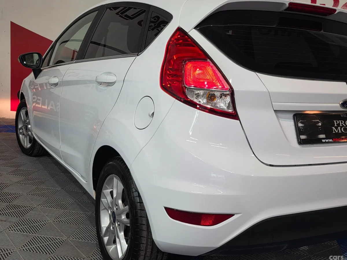 Ford Fiesta Hatchback, Petrol, 2016, White