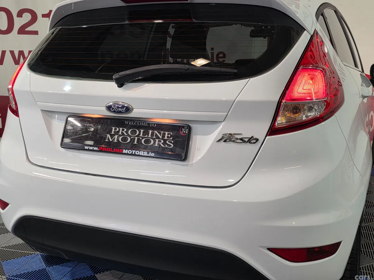Ford Fiesta Hatchback, Petrol, 2016, White