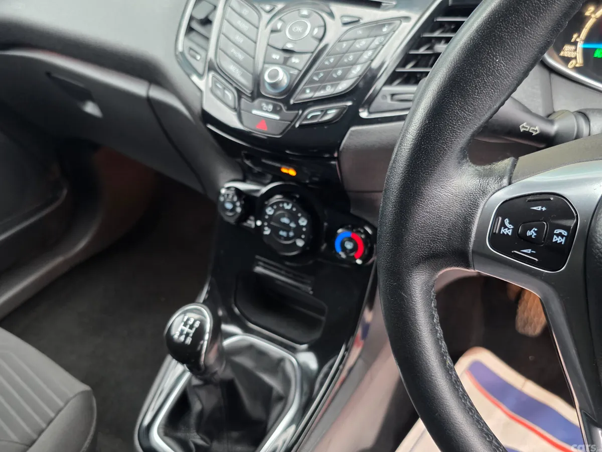 Ford Fiesta Hatchback, Petrol, 2016, White