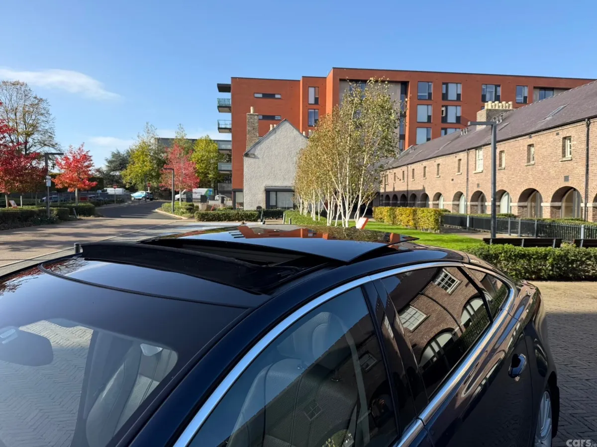 Jaguar XJ Saloon, Diesel, 2013, Blue