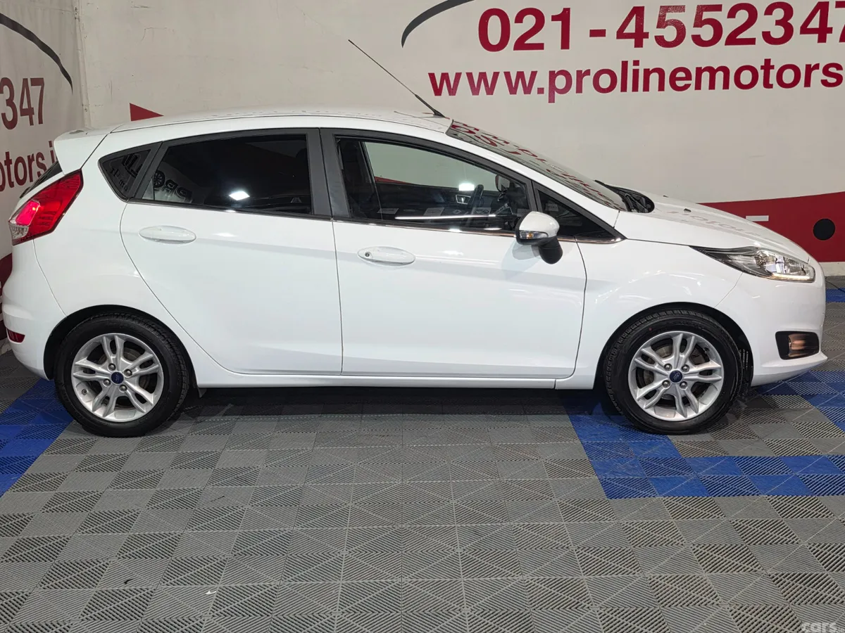 Ford Fiesta Hatchback, Petrol, 2016, White