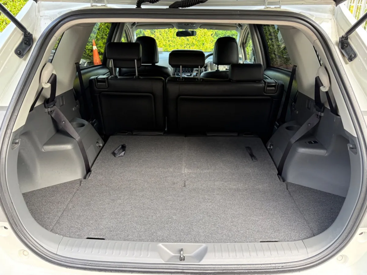 Toyota Prius Hatchback, Petrol Hybrid, 2014, White