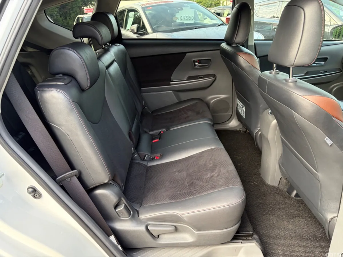 Toyota Prius Hatchback, Petrol Hybrid, 2014, White