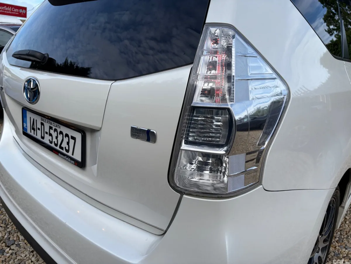 Toyota Prius Hatchback, Petrol Hybrid, 2014, White