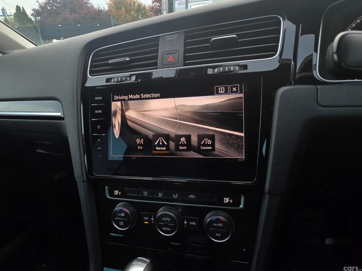 Volkswagen Golf Hatchback, Petrol, 2019, White