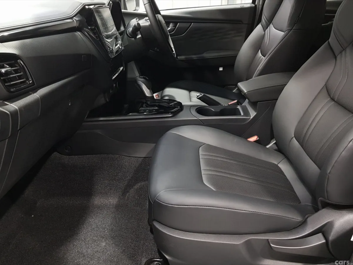 Isuzu D-Max Pick Up, Diesel, 2027, Silver