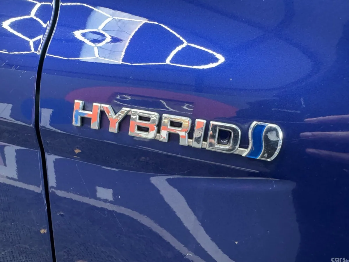 Toyota Camry Saloon, Petrol Hybrid, 2019, Blue