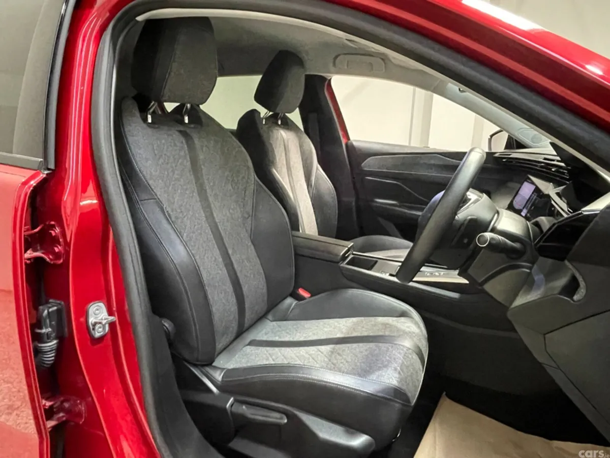 Peugeot 408 Hatchback, Petrol, 2025, Red
