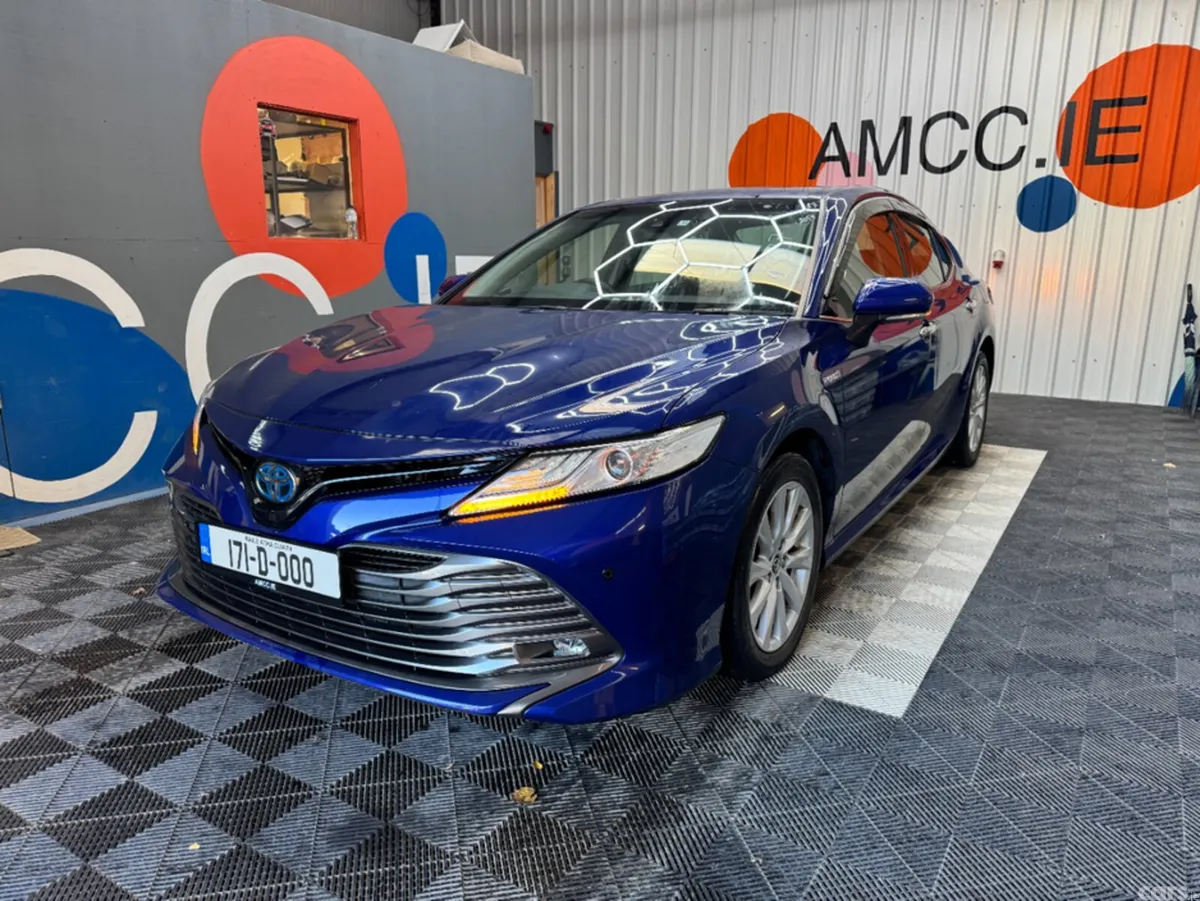 Toyota Camry Saloon, Petrol Hybrid, 2017, Blue