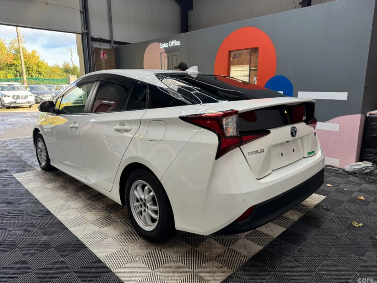 Toyota Prius Saloon, Petrol Hybrid, 2021, White