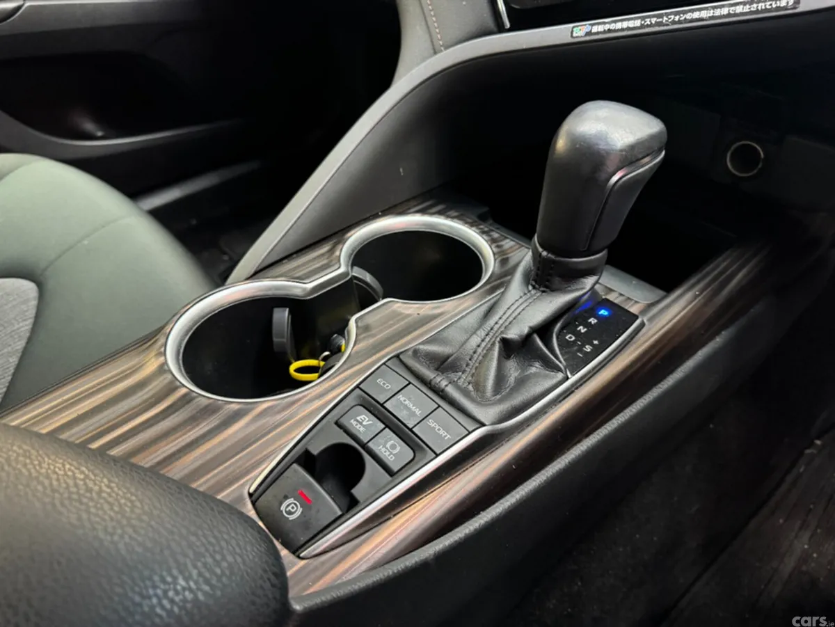 Toyota Camry Saloon, Petrol Hybrid, 2017, Blue