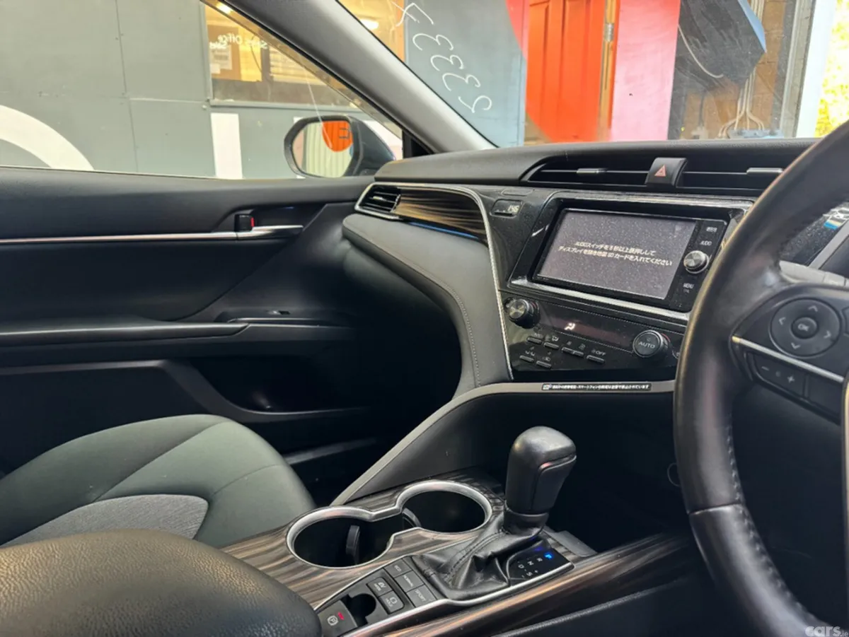Toyota Camry Saloon, Petrol Hybrid, 2017, Blue