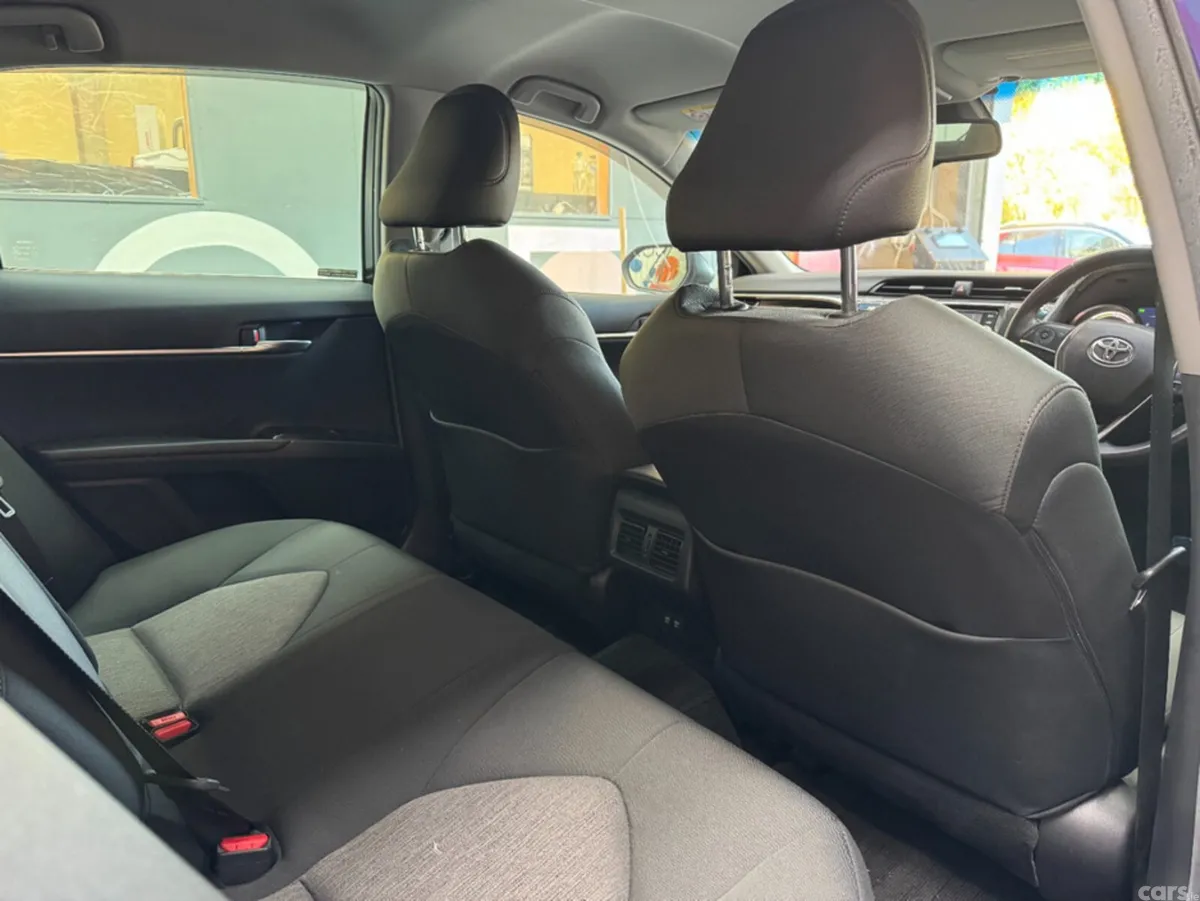 Toyota Camry Saloon, Petrol Hybrid, 2017, Blue