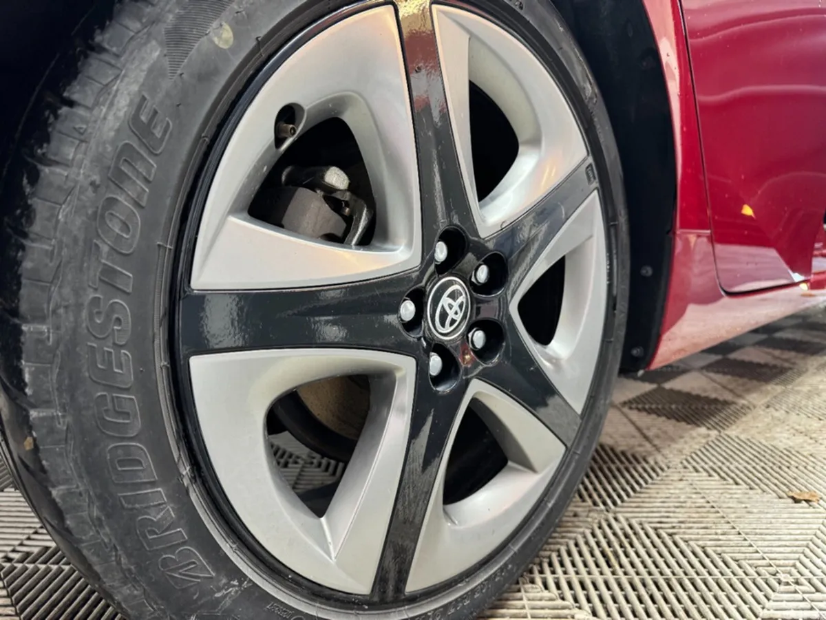 Toyota Prius Saloon, Petrol Hybrid, 2021, Red