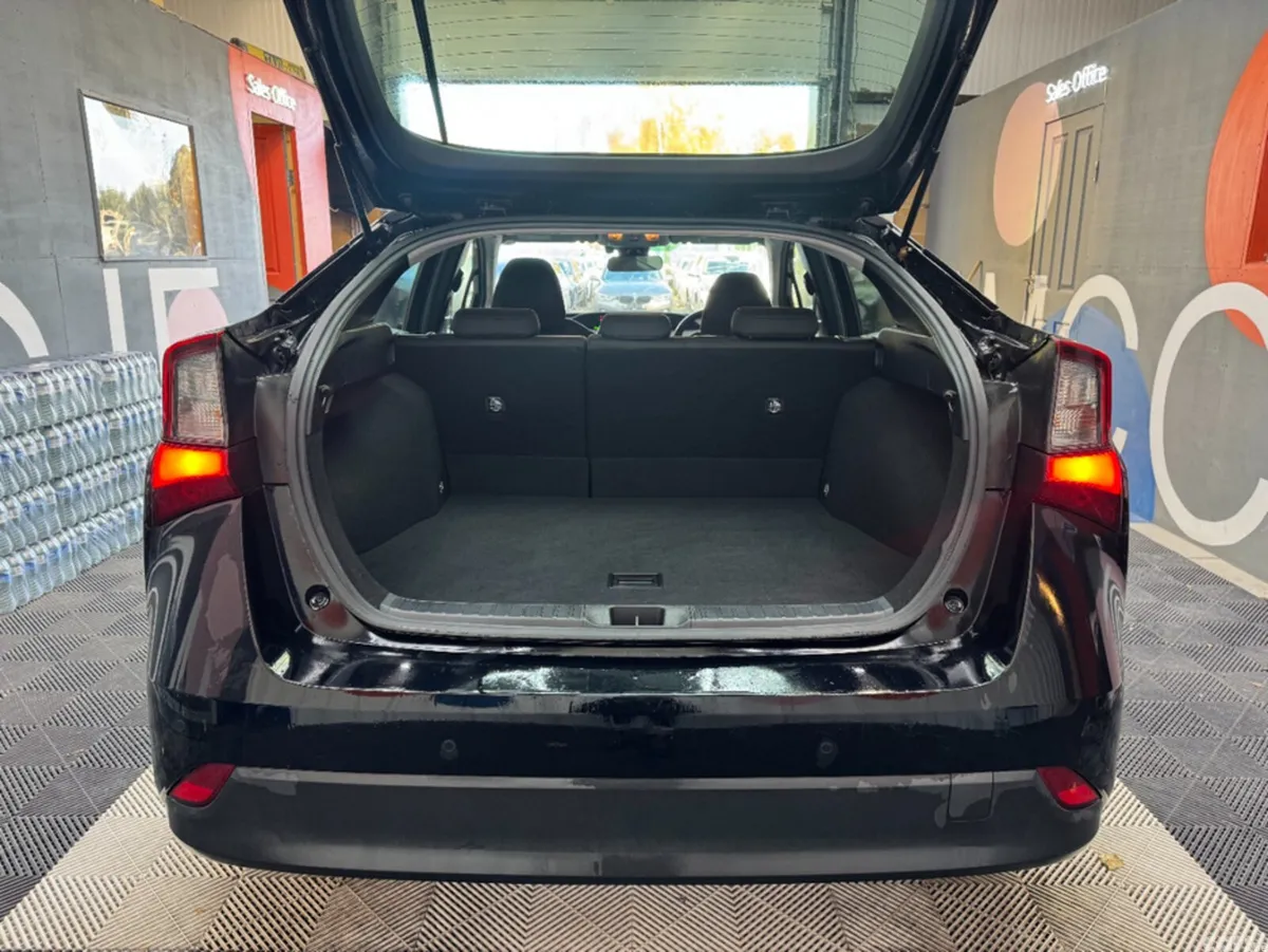 Toyota Prius Saloon, Petrol Hybrid, 2019, Black