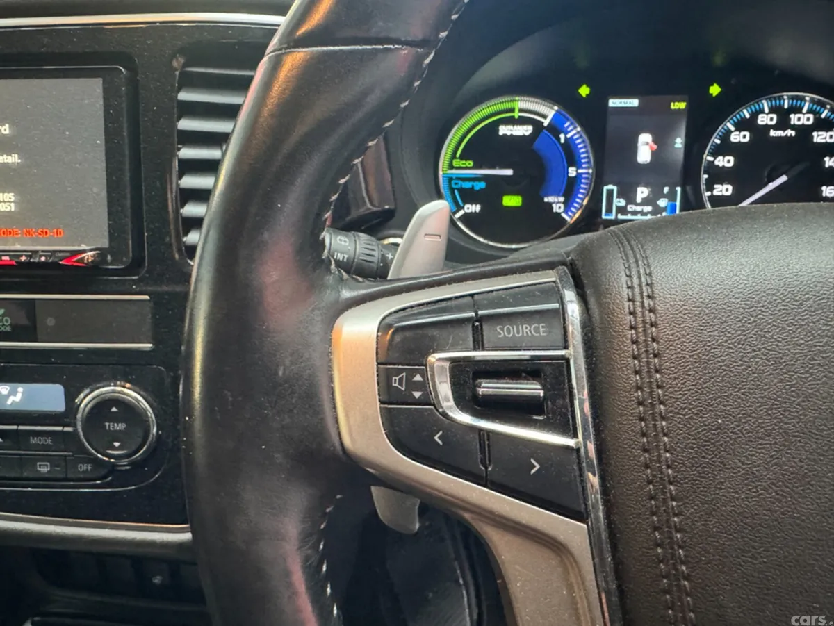 Mitsubishi Outlander SUV, Petrol Hybrid, 2019, White
