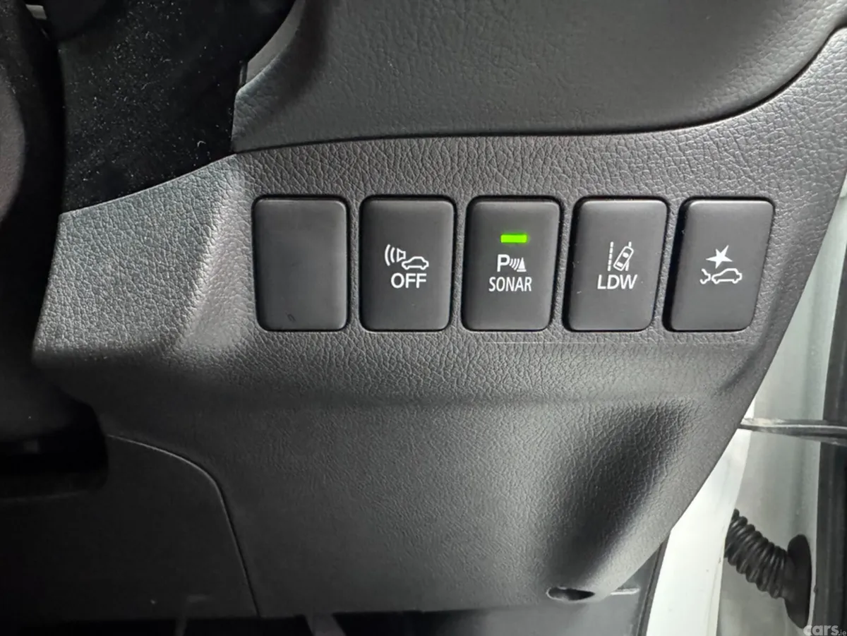 Mitsubishi Outlander SUV, Petrol Hybrid, 2019, White