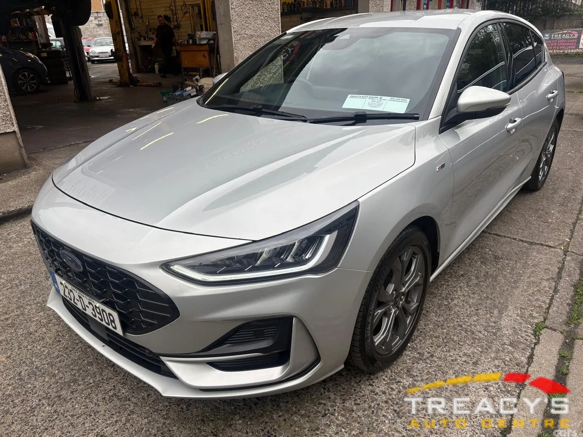 Ford Focus Hatchback, Petrol, 2023, Grey
