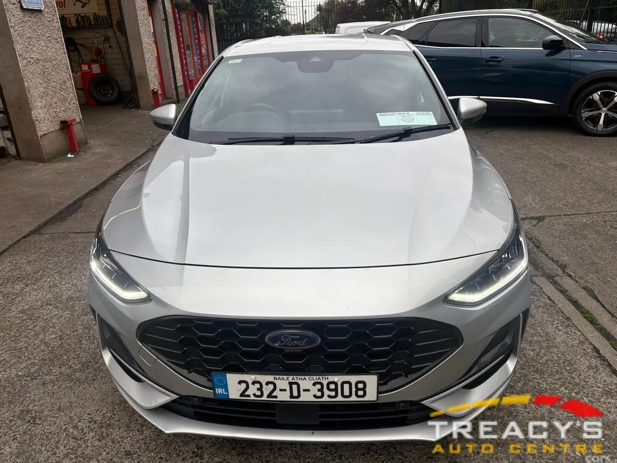 Ford Focus Hatchback, Petrol, 2023, Grey