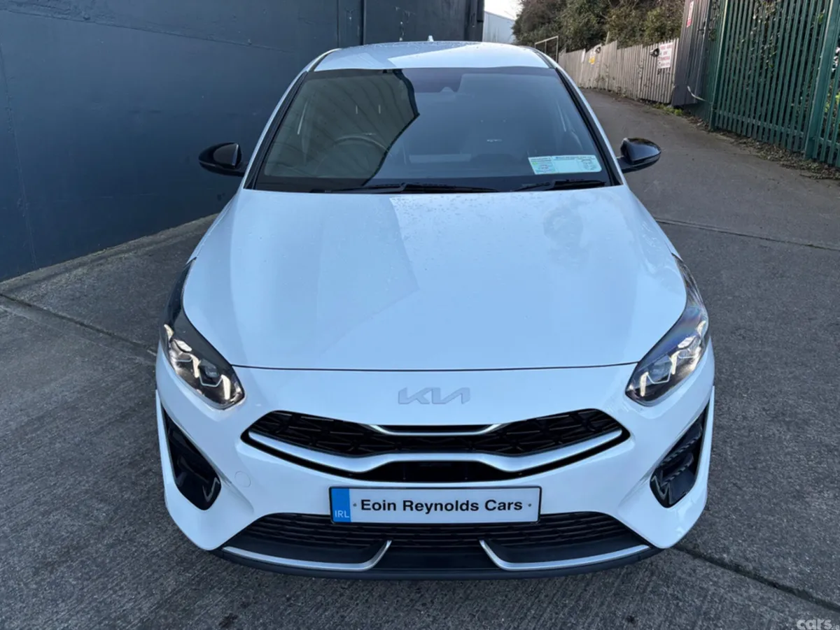 Kia Ceed Hatchback, Petrol, 2022, White