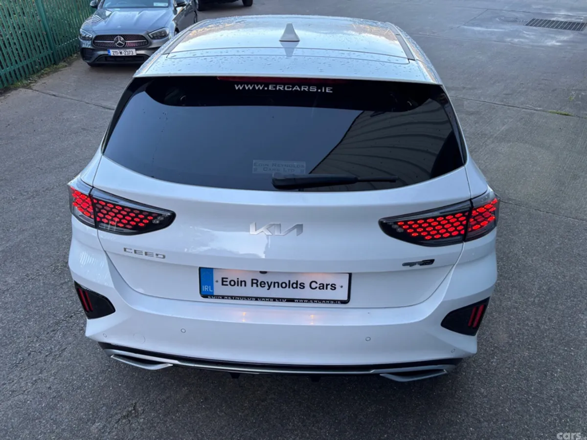 Kia Ceed Hatchback, Petrol, 2022, White