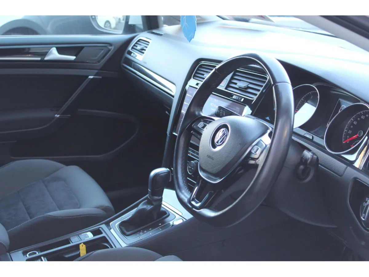 Volkswagen Golf Hatchback, Petrol, 2017, White
