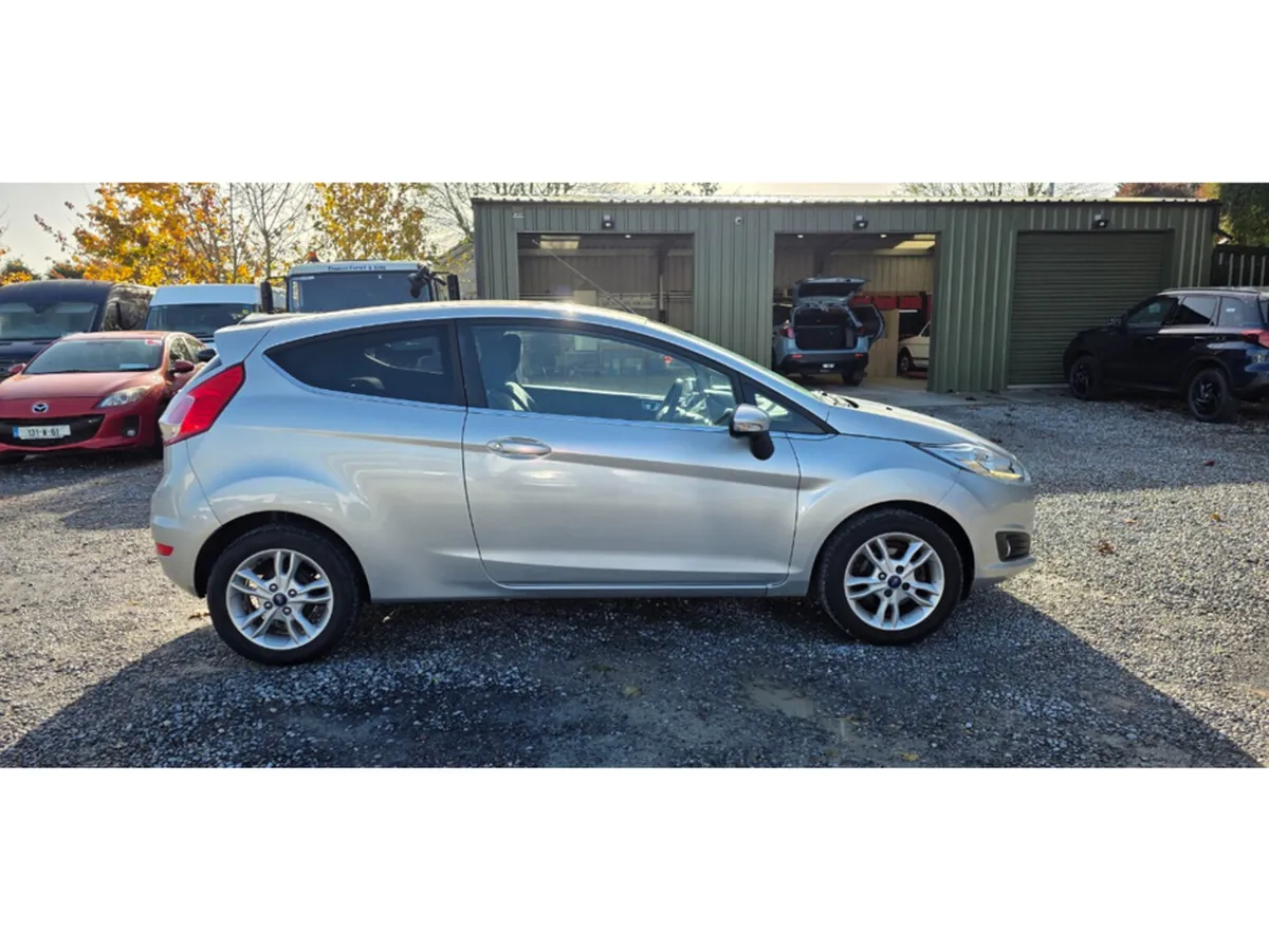 Ford Fiesta Hatchback, Petrol, 2016, Silver