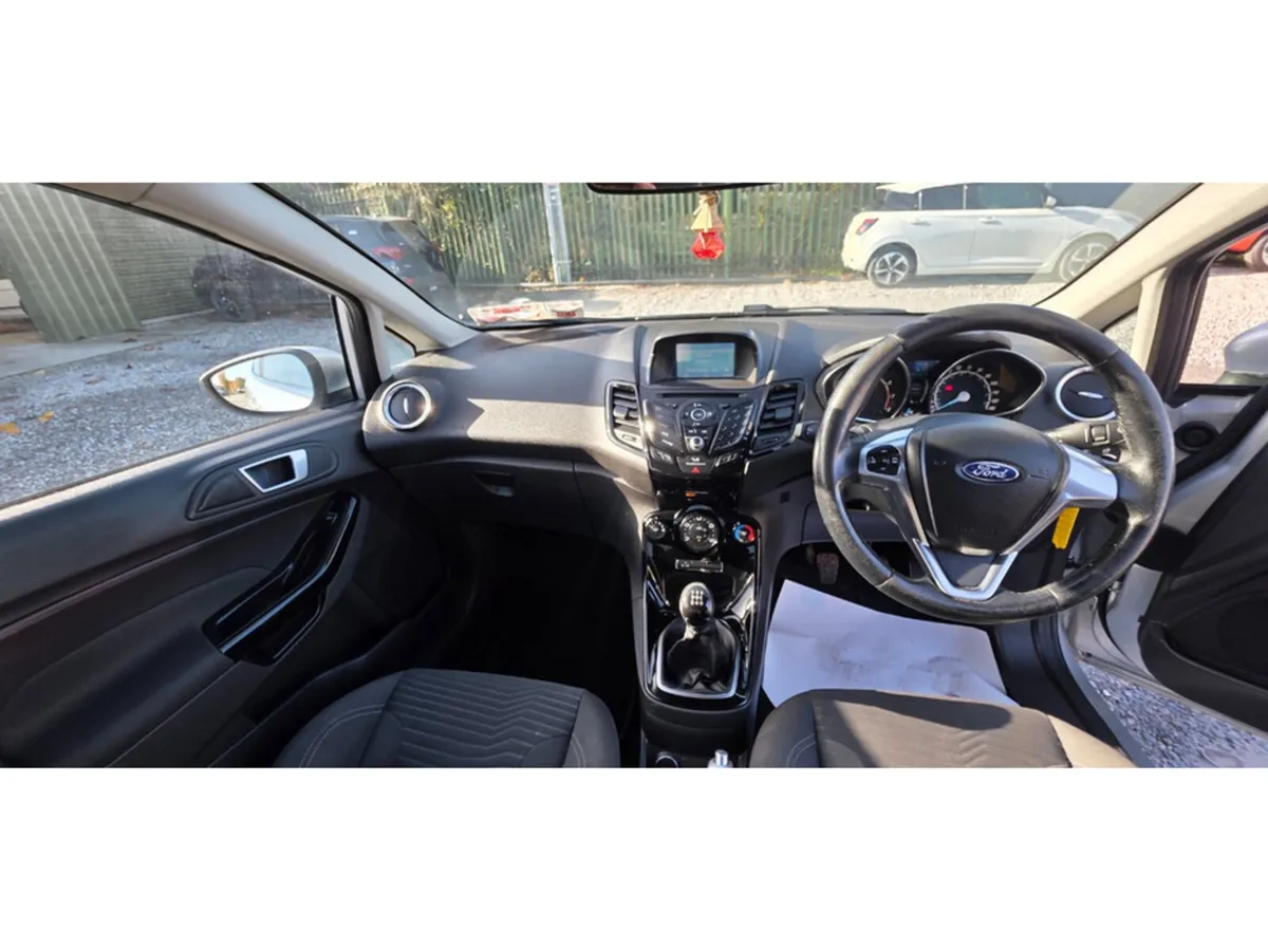 Ford Fiesta Hatchback, Petrol, 2016, Silver