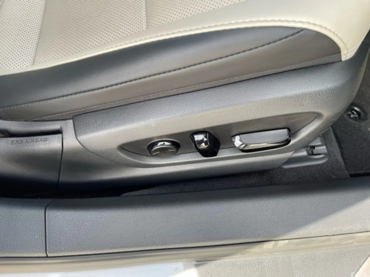 Lexus ES Saloon, Petrol Hybrid, 2024, Grey
