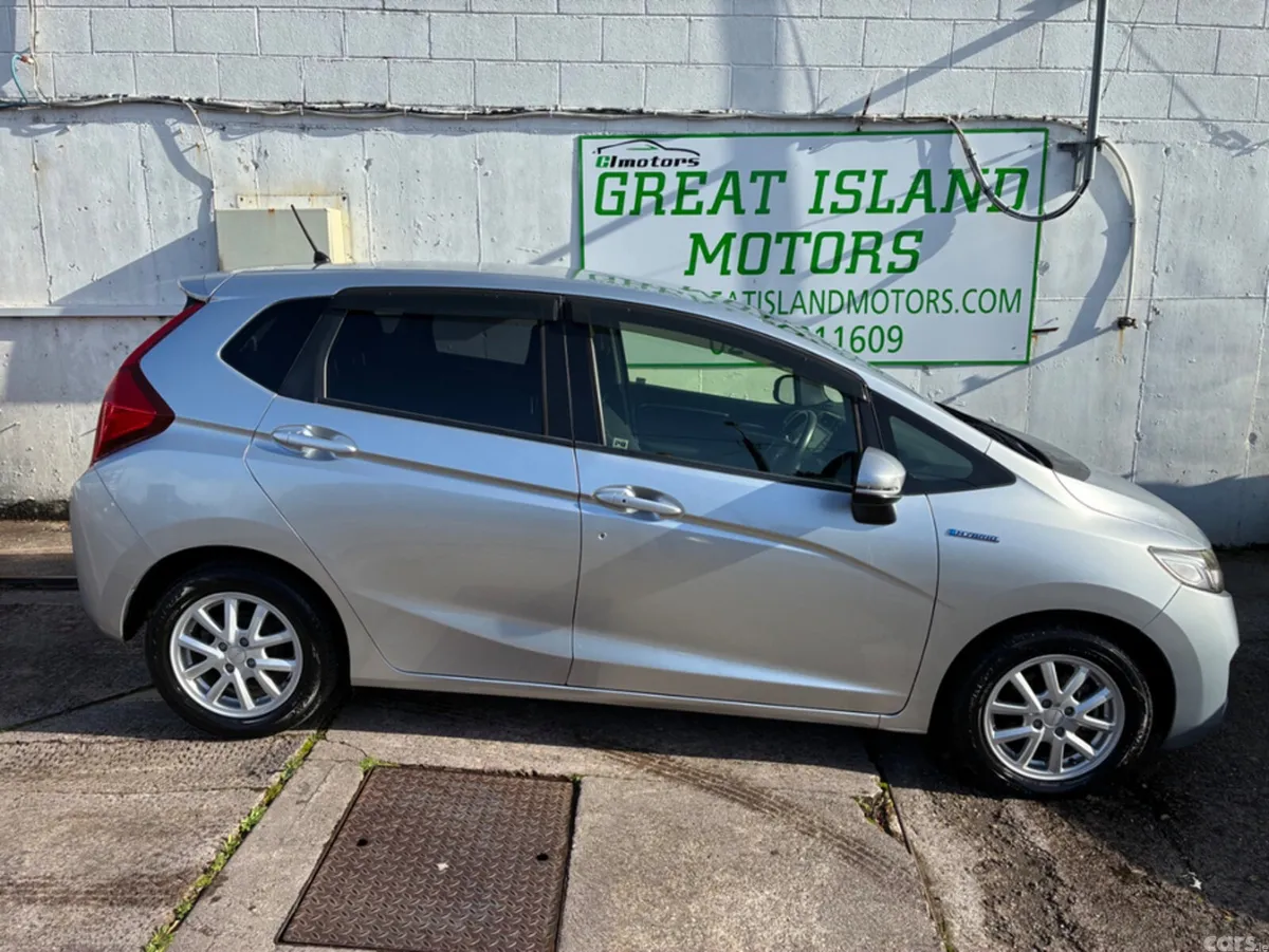 Honda Fit Hatchback, Petrol Hybrid, 2017, Silver
